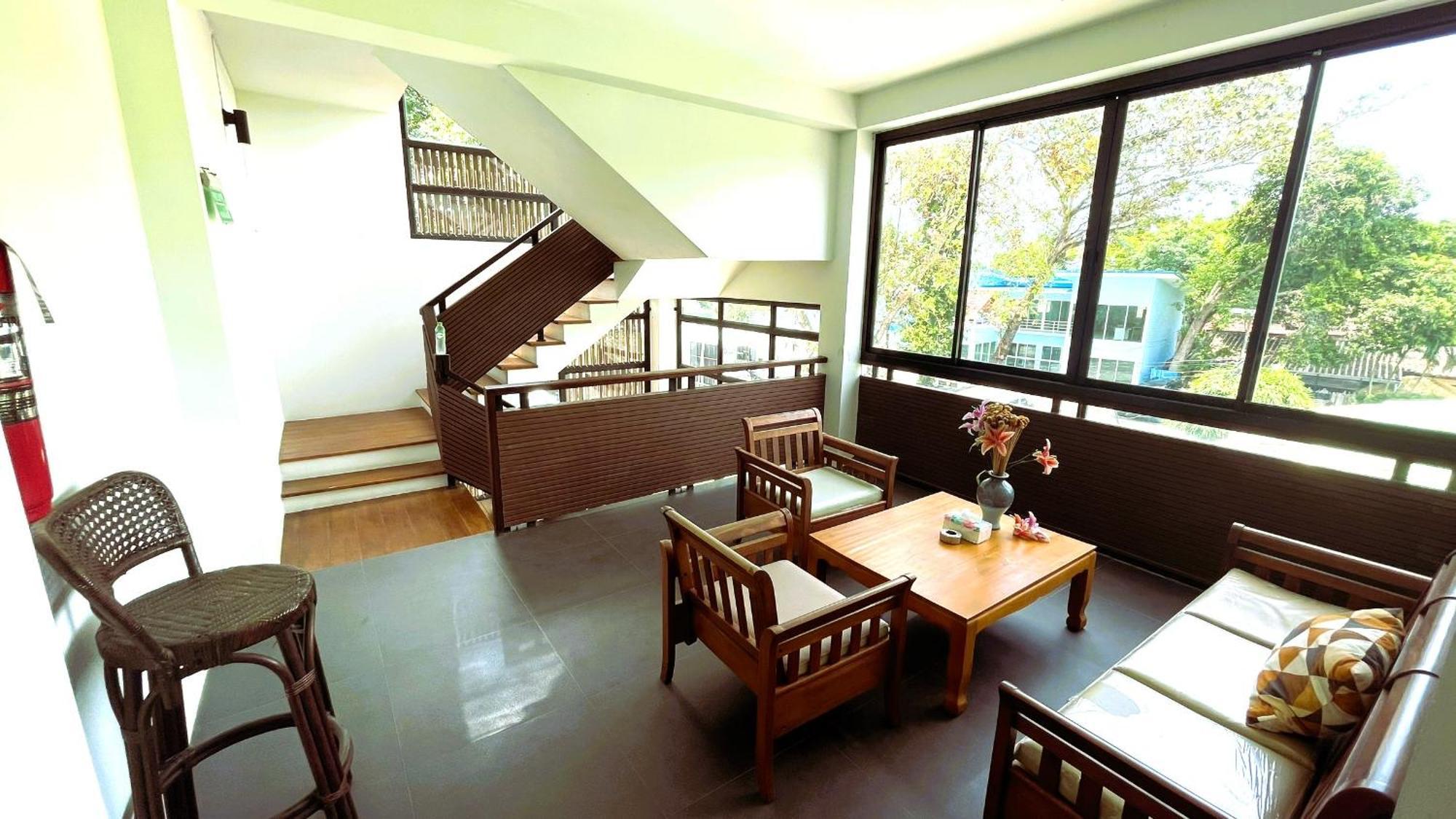 Rockstar Beach Apartments Bang Rak Beach  Eksteriør billede