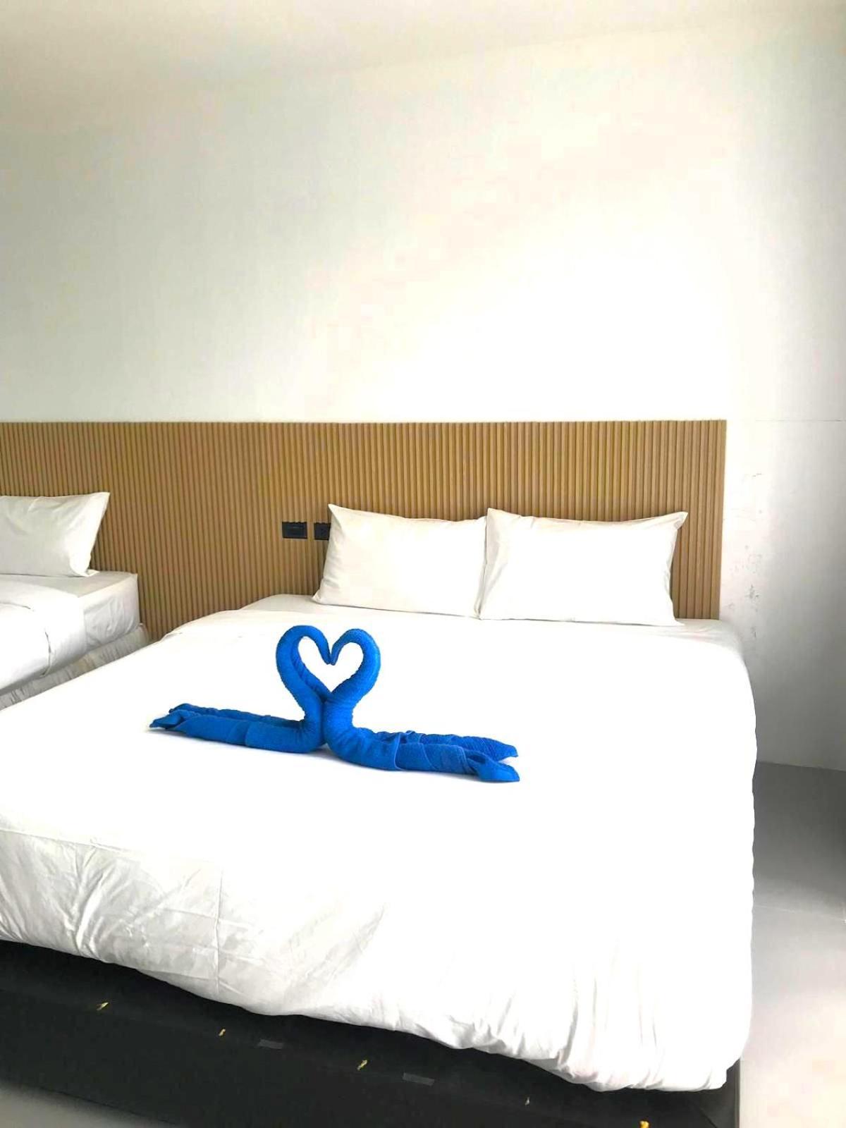Rockstar Beach Apartments Bang Rak Beach  Eksteriør billede